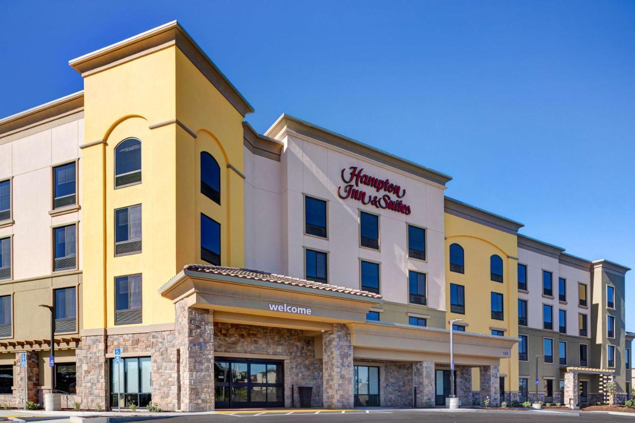 Hampton Inn & Suites Марина Екстериор снимка